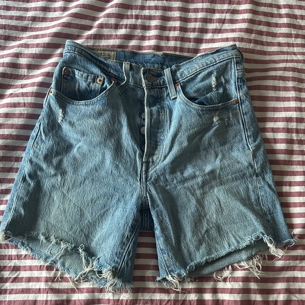 LEVIS 501 DISTRESSED SHORTS